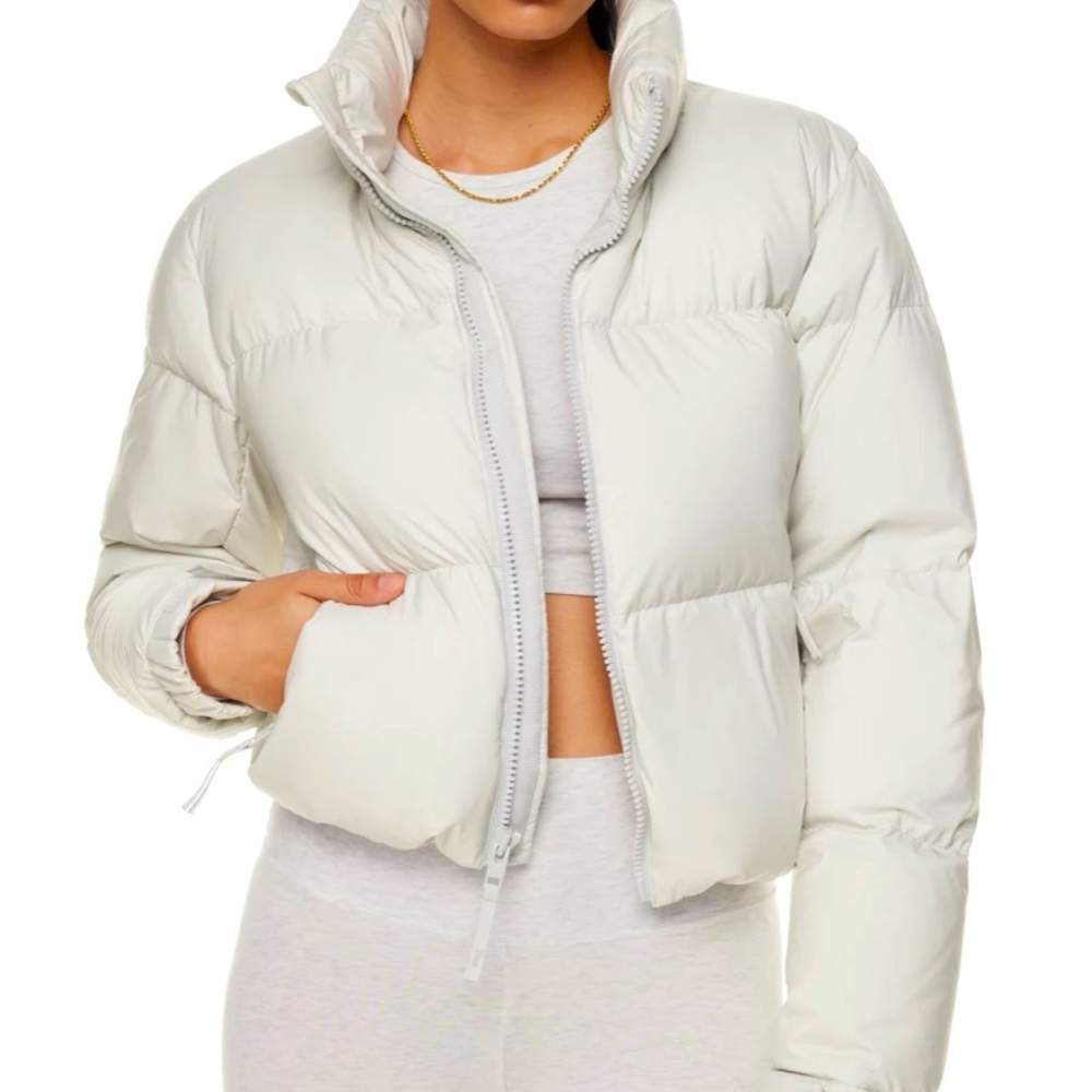 NEW Aritzia TNA Mega Puff Short Jacket Platinum Grey/Off White